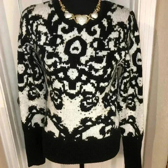 VENUS  Women’s size Small - Picture 2 of 13